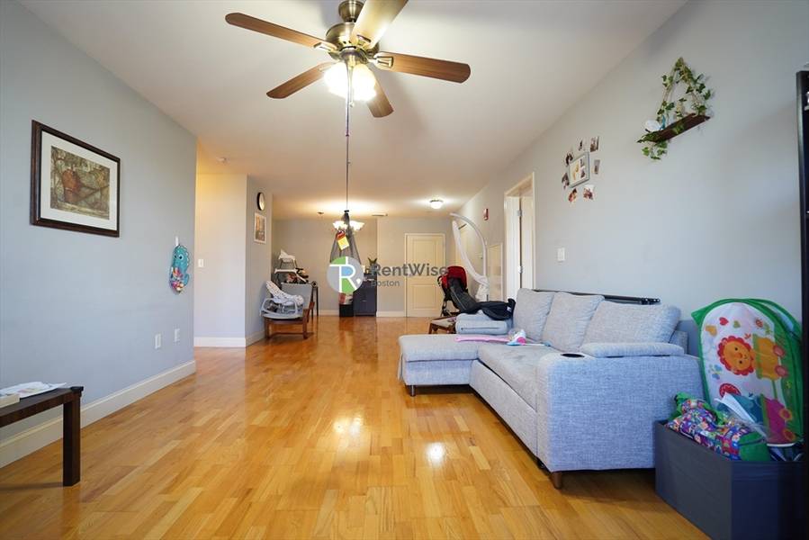 318 Rindge Ave #403, Cambridge, MA 02140