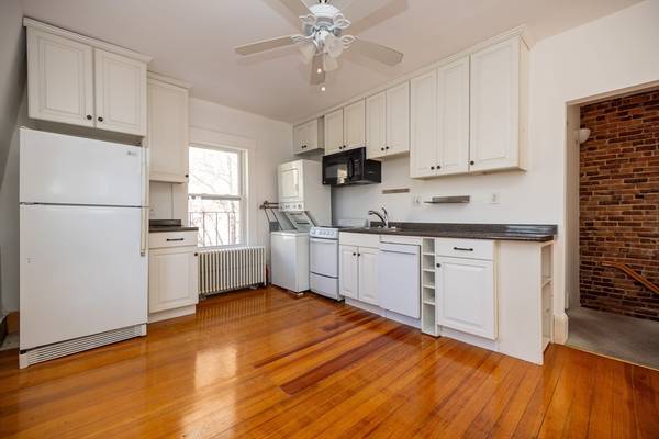 1 Lamson Pl #3, Cambridge, MA 02139