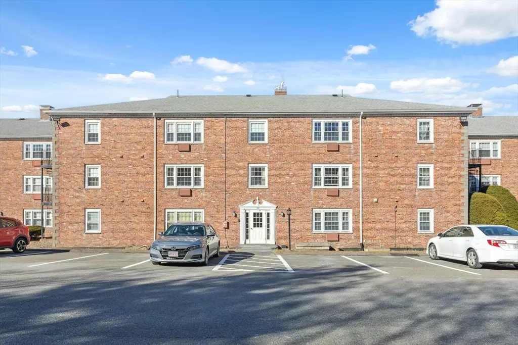 Quincy, MA 02169,772 Willard St #B2