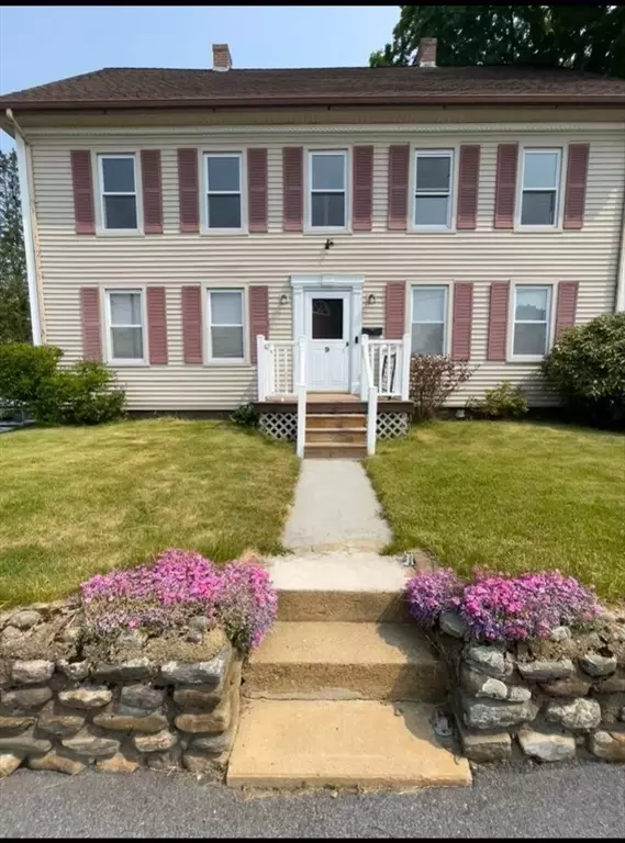 North Brookfield, MA 01535,9 N Common St #2