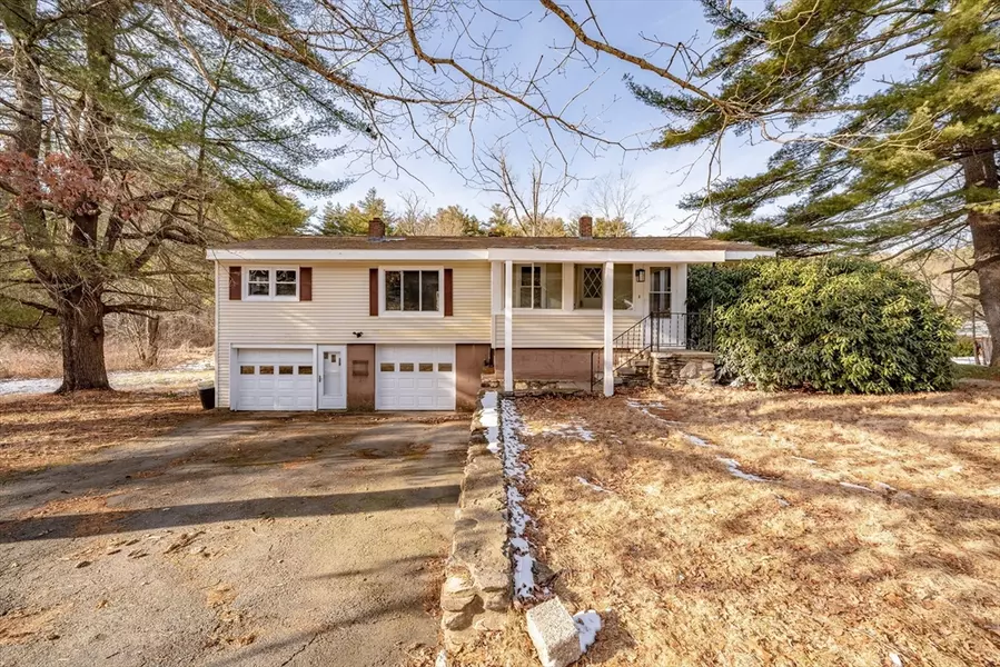 162 Sandersdale Rd, Charlton, MA 01507