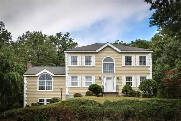 135 Overlook Dr #0, Holliston, MA 01746