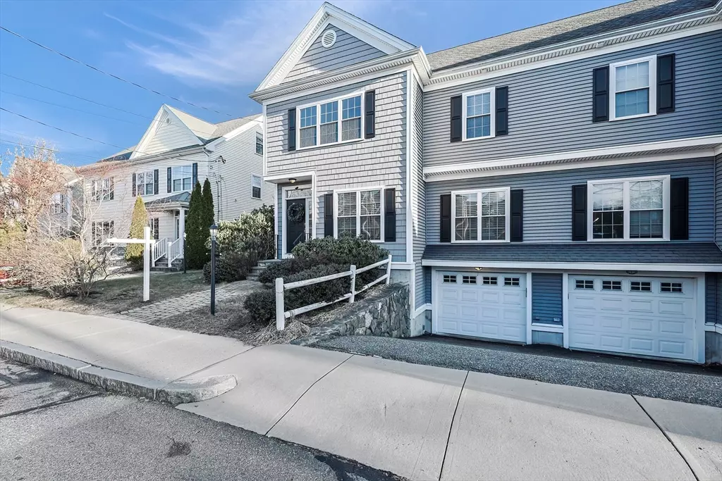 Arlington, MA 02474,3 Beacon St #3