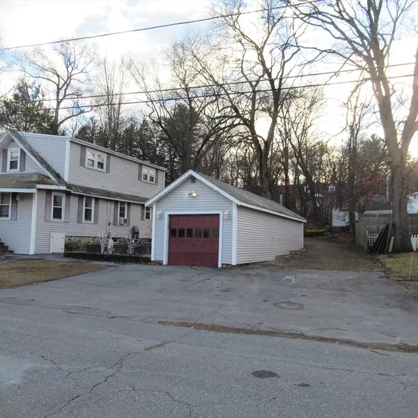 Dracut, MA 01826,258 Dracut Street