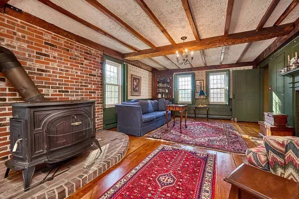 Southampton, MA 01073,271 College Hwy