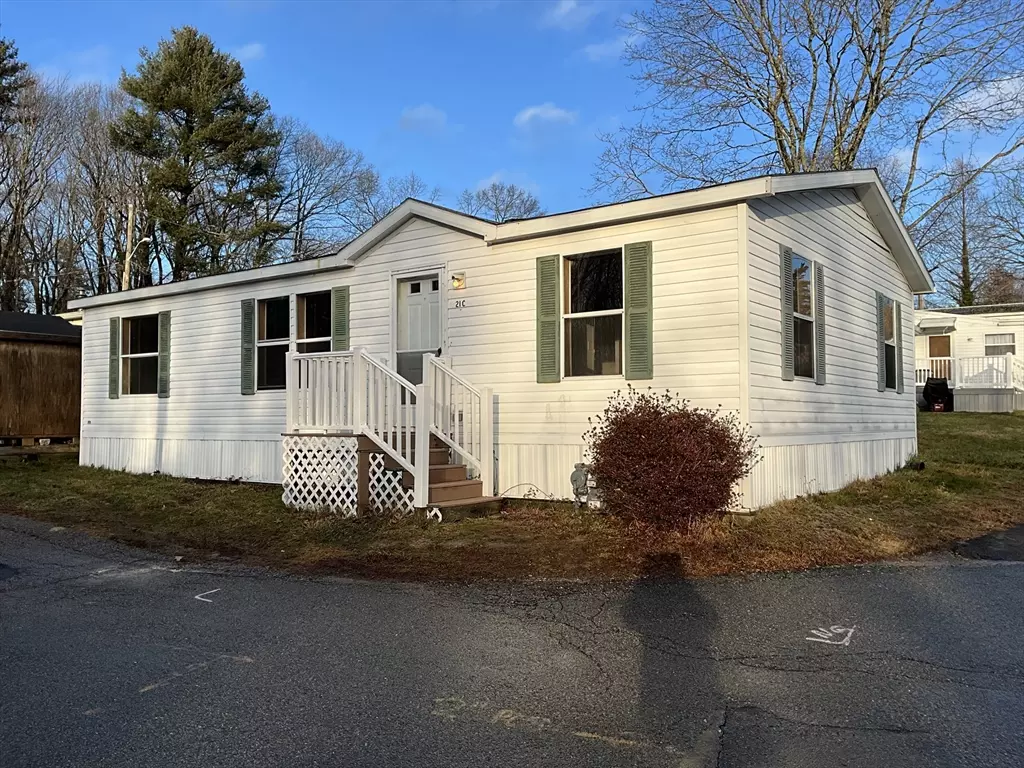 Rockland, MA 02370,21C Alpine St