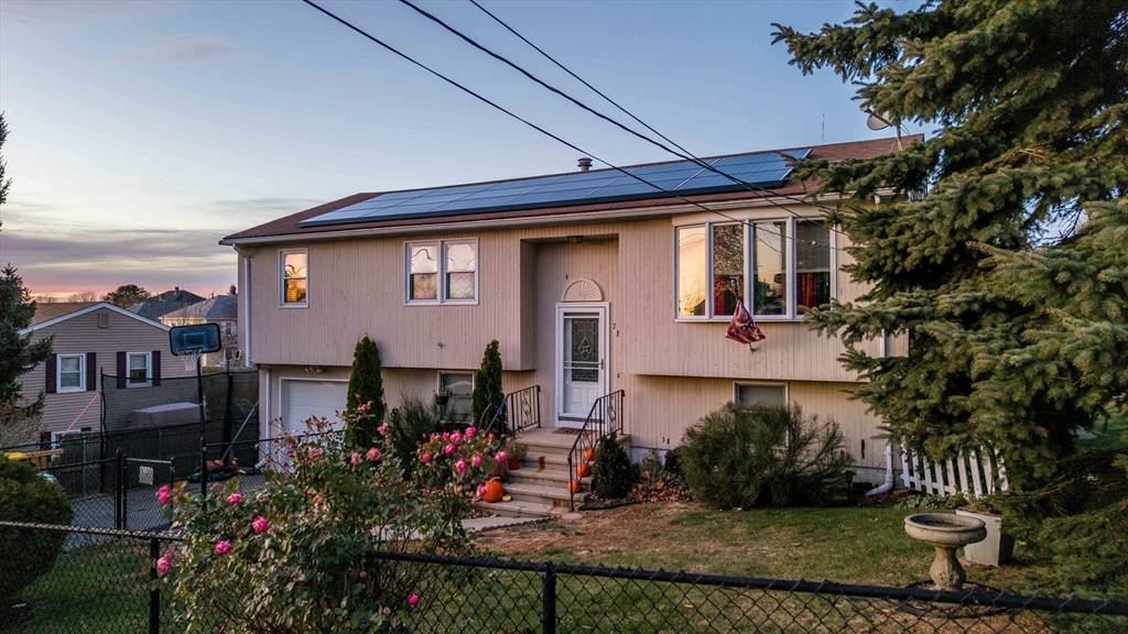 78 Duncan St, Fall River, MA 02721