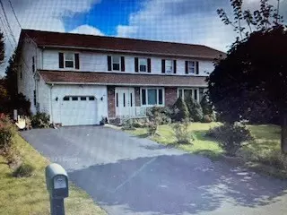 Westfield, MA 01085,16 A Sunflower Lane #A