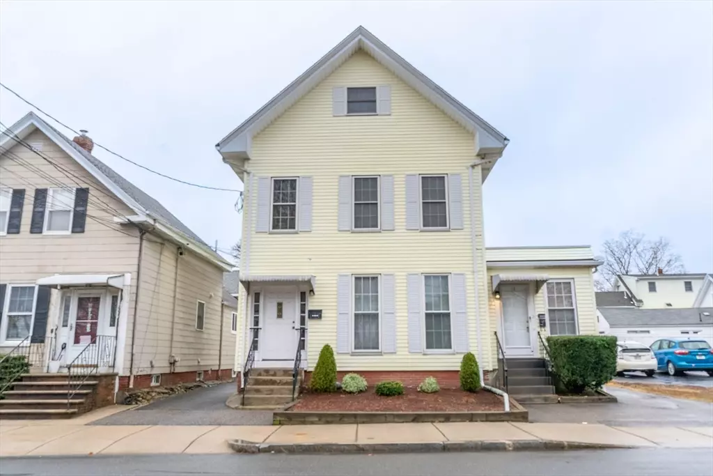 Stoneham, MA 02180,3 Pine St #3