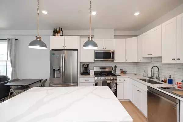 138 Centre St #3, Boston, MA 02124