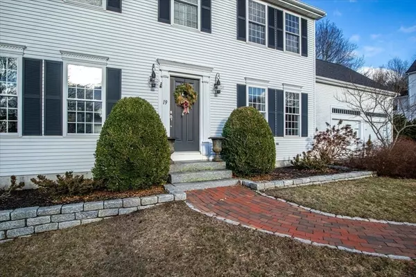 Walpole, MA 02081,19 Bridgeview Circle