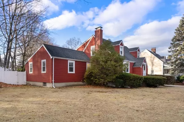 Stoneham, MA 02180,6 Windsor Rd