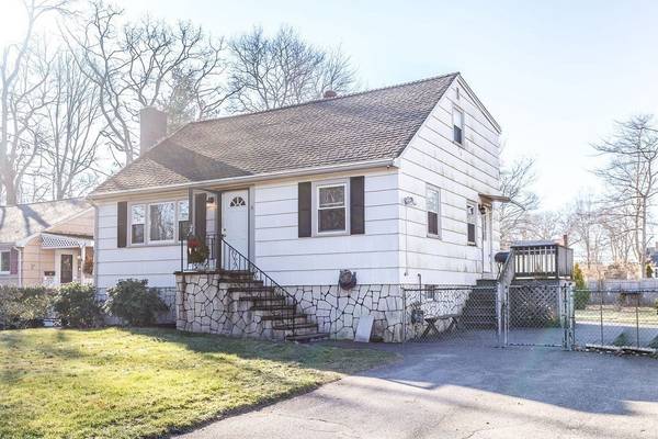 41 Paulin Ave, Brockton, MA 02302