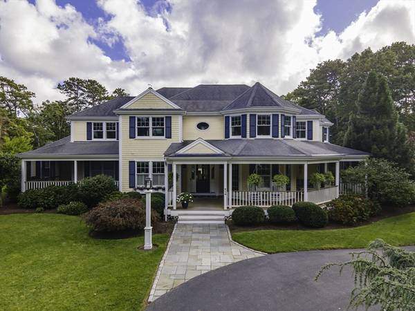 26 Walkerwoods Dr, Harwich, MA 02645