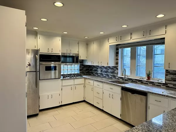 111 Mason Ter #1, Brookline, MA 02446