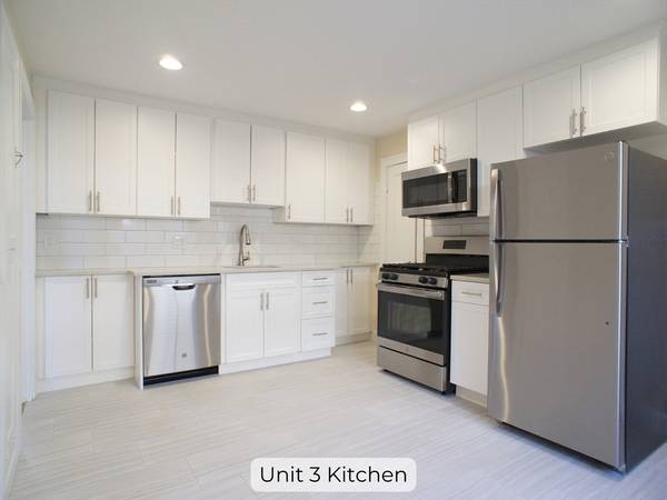 425 Newport Ave #3, Quincy, MA 02170