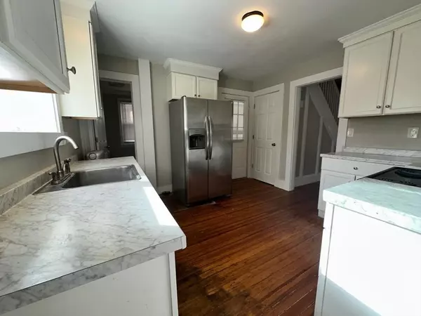 West Springfield, MA 01089,37 Day St