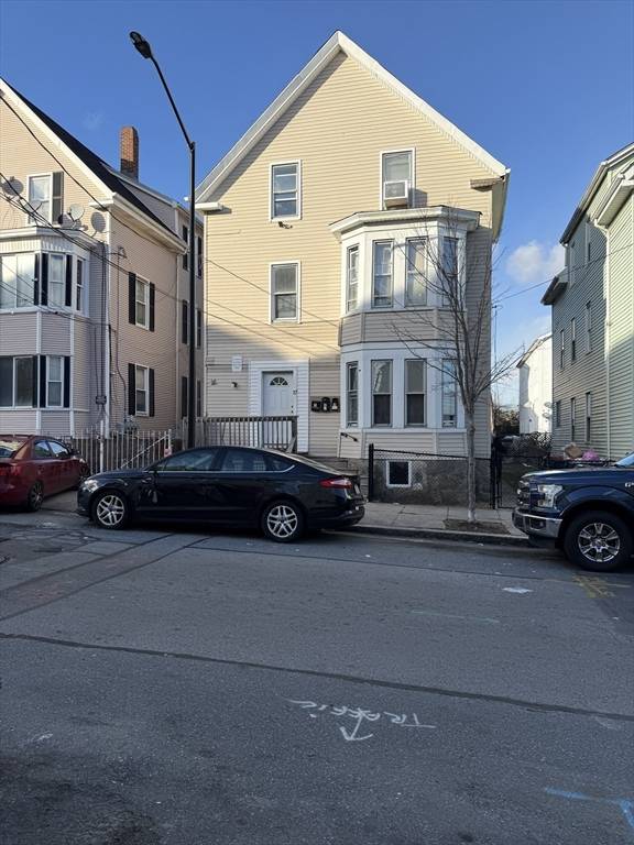 17 Bullard St, New Bedford, MA 02746