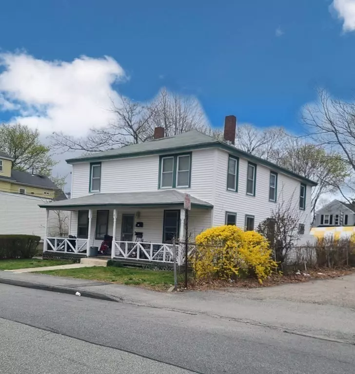 Taunton, MA 02780,8 Monroe St #1