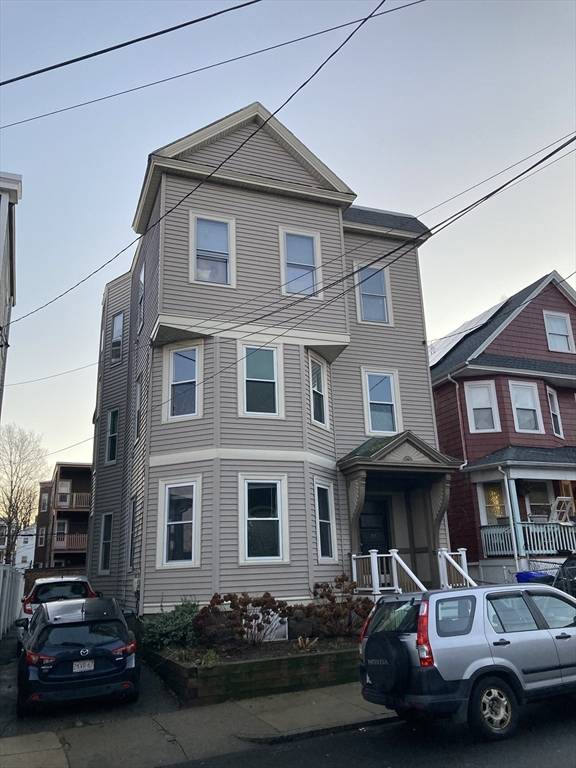 77 Harbor View St, Boston, MA 02125