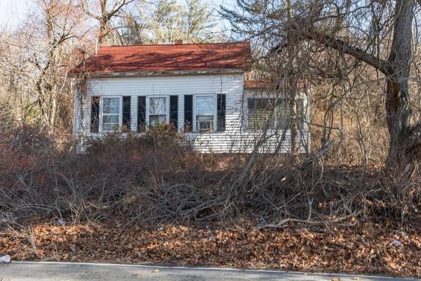 36 Heath Road, Merrimac, MA 01860