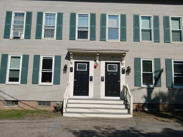 4 Sawyer Pl #3, Plymouth, MA 02360