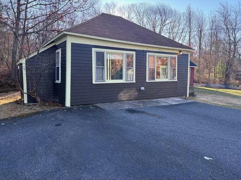 563 North Washington St #R, North Attleboro, MA 02760