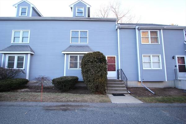 4 Pinecrest #4, Hopkinton, MA 01748