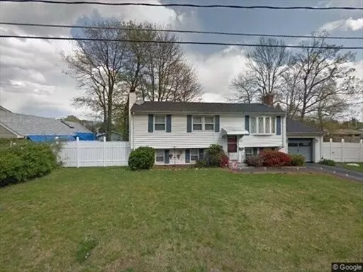 65 Lawton Ave, Brockton, MA 02302