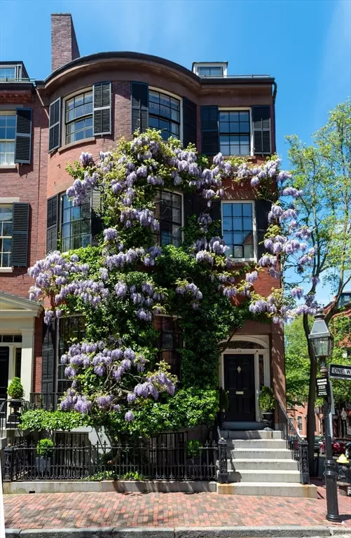 Boston, MA 02108,22 Louisburg Square