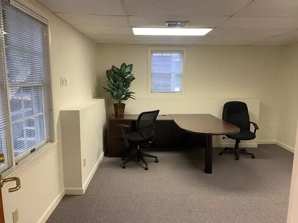 Plymouth, MA 02360,5 Aldrin Rd #1