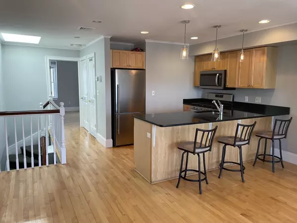 571 E. Broadway #4, Boston, MA 02127