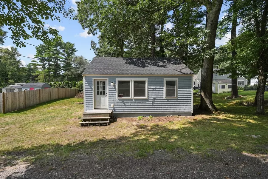 14 2nd, Lakeville, MA 02347