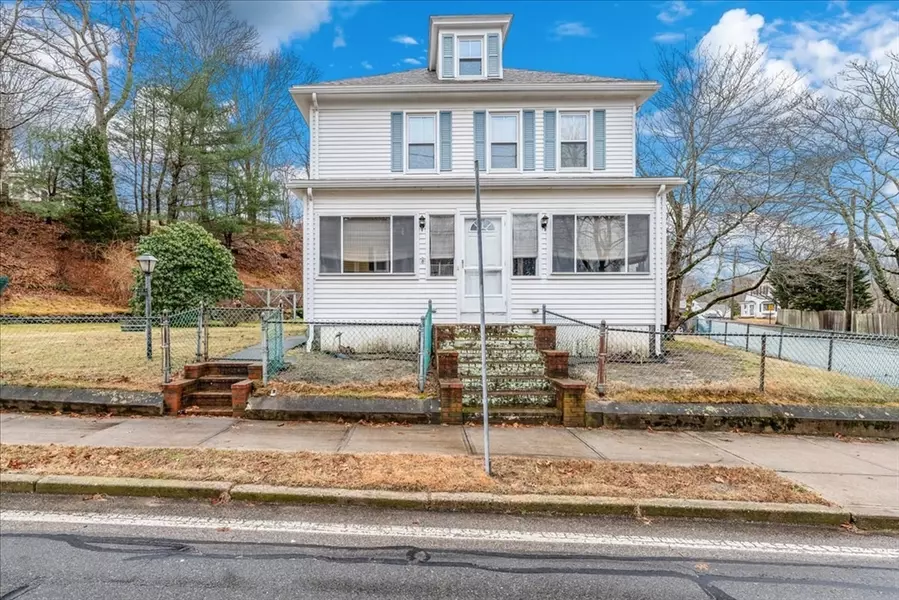 28 Oak Street, Plymouth, MA 02360