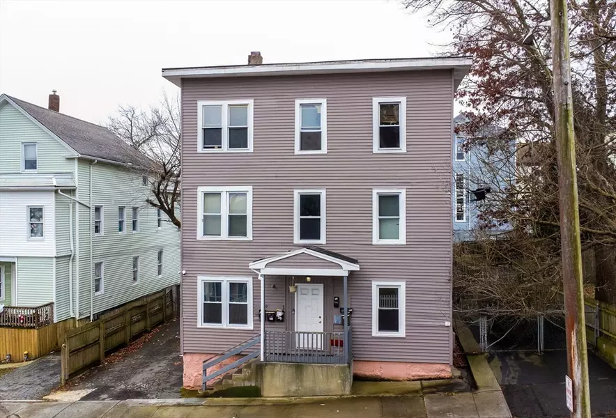 20 Lafrance Ct, New Bedford, MA 02740