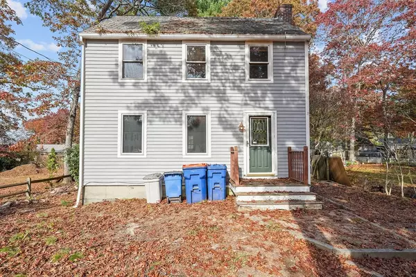 11 14th Ave, Wareham, MA 02571