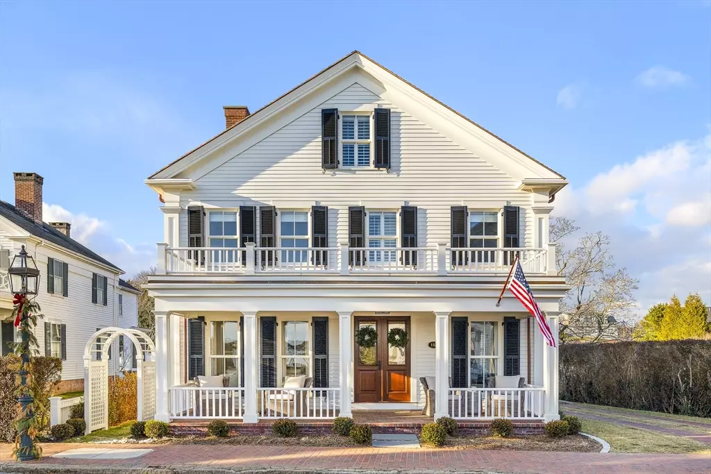 Edgartown, MA 02539,114 North Water Street