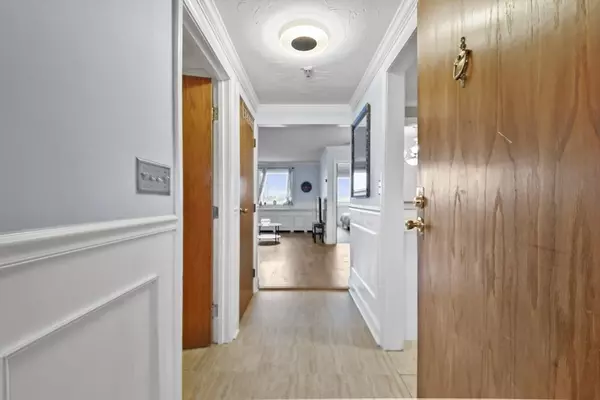 Quincy, MA 02169,100 Cove Way #204