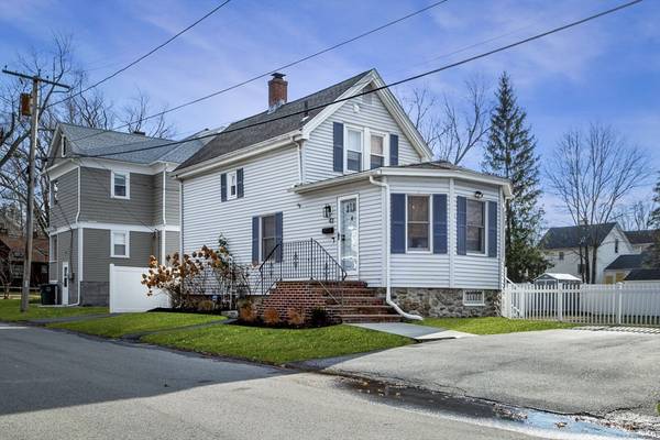 42 Concord St, North Andover, MA 01845