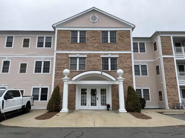 1 Millbrook Lane #309, Wakefield, MA 01880