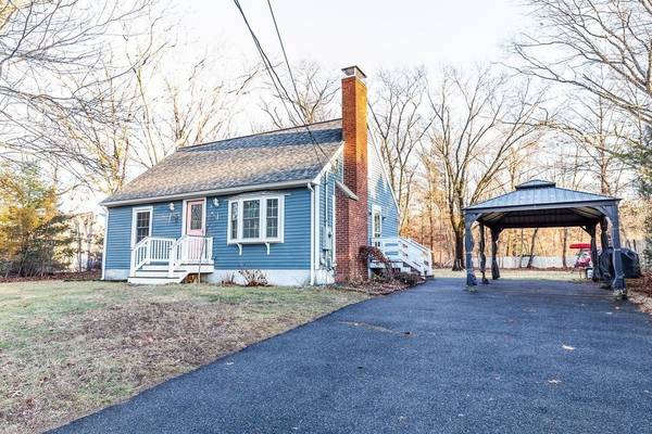 21 Greenfield St, Attleboro, MA 02703