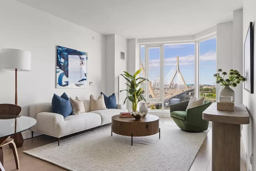 100 Lovejoy Wharf #6H, Boston, MA 02114