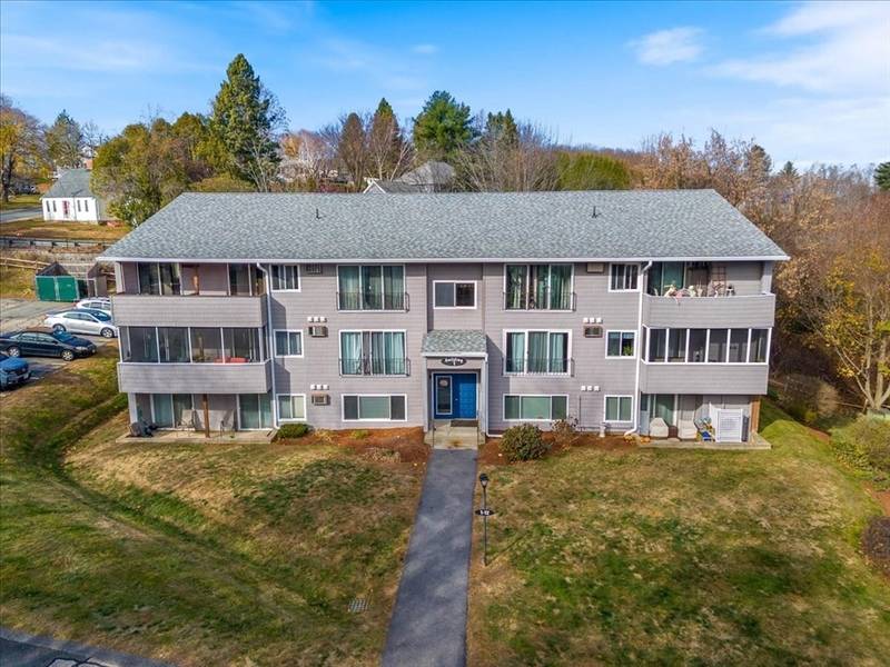 1 Glen Devin St #1, Amesbury, MA 01913