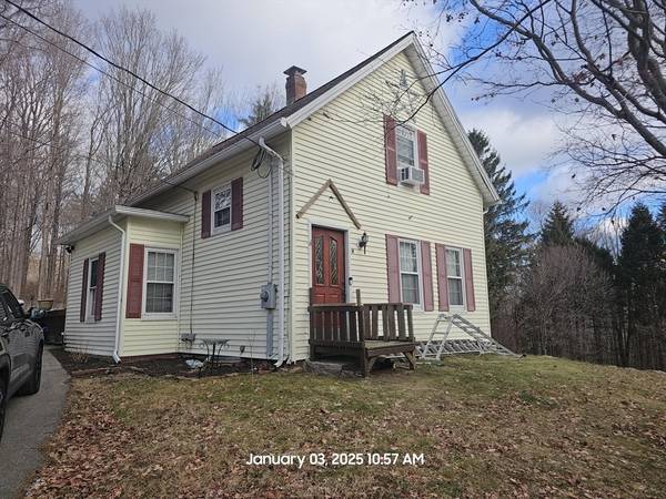 4 Walnut St, Brookfield, MA 01506