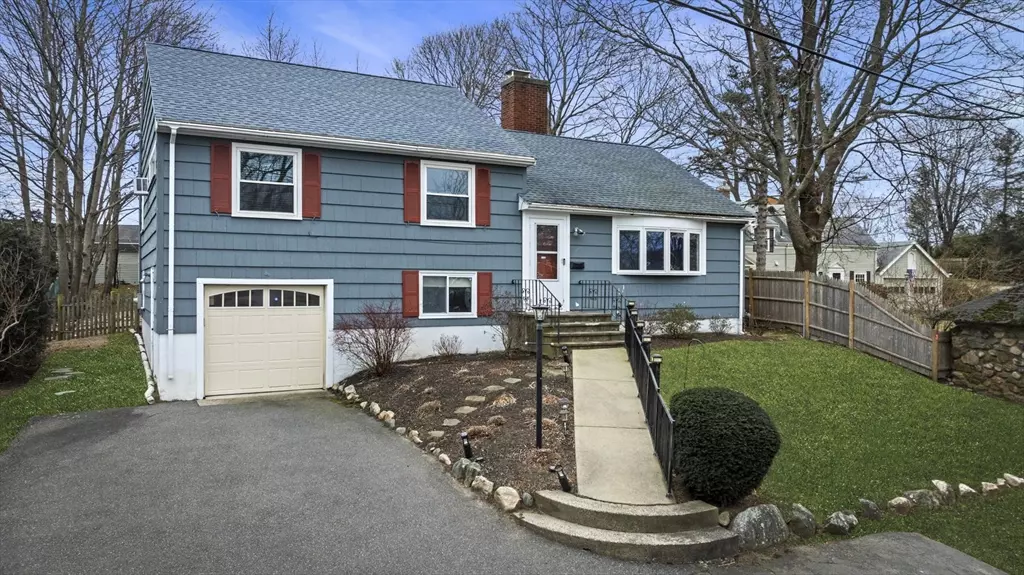 Marblehead, MA 01945,23 Hillcrest Road