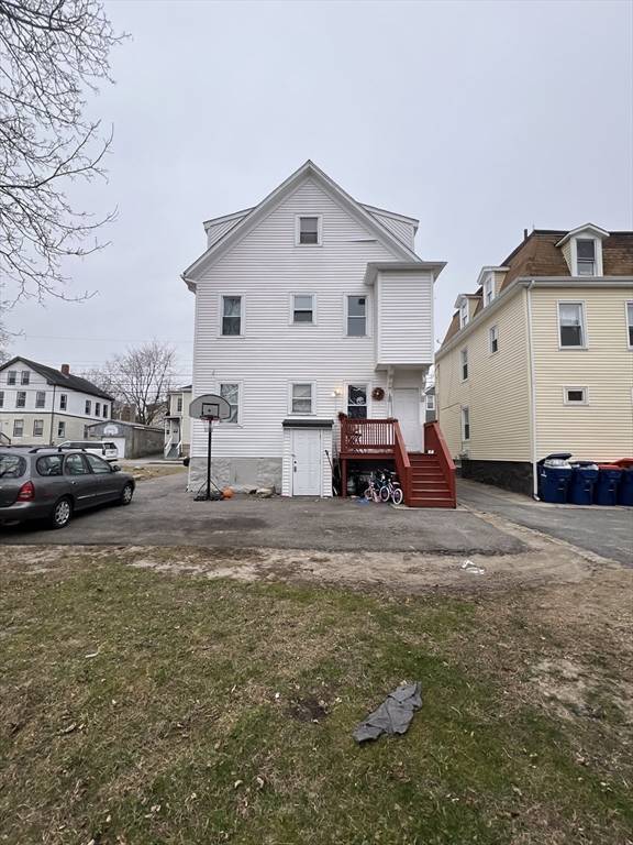 New Bedford, MA 02740,1272 Pleasant St