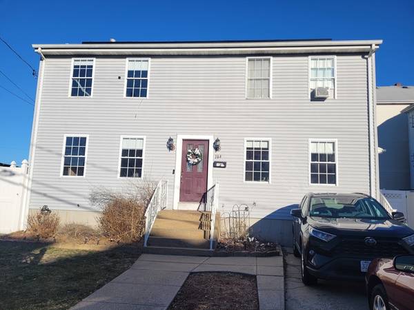 164 Wamsutta St, Fall River, MA 02723