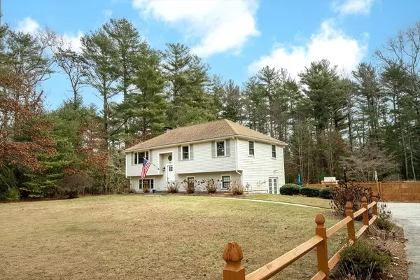 14 Treetop Lane, Duxbury, MA 02332