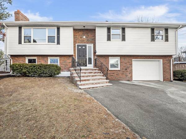 8 Held Cir, Medford, MA 02155