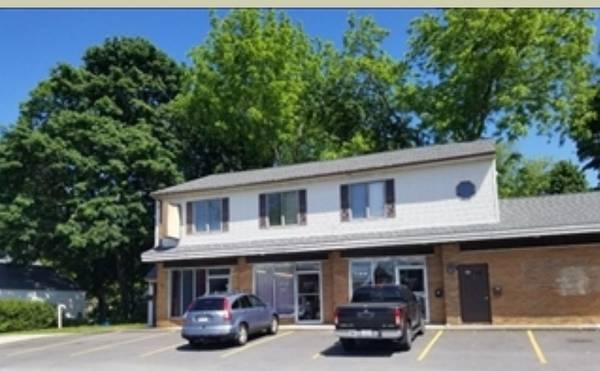 2 Fairlawn Ave #4, Oxford, MA 01550